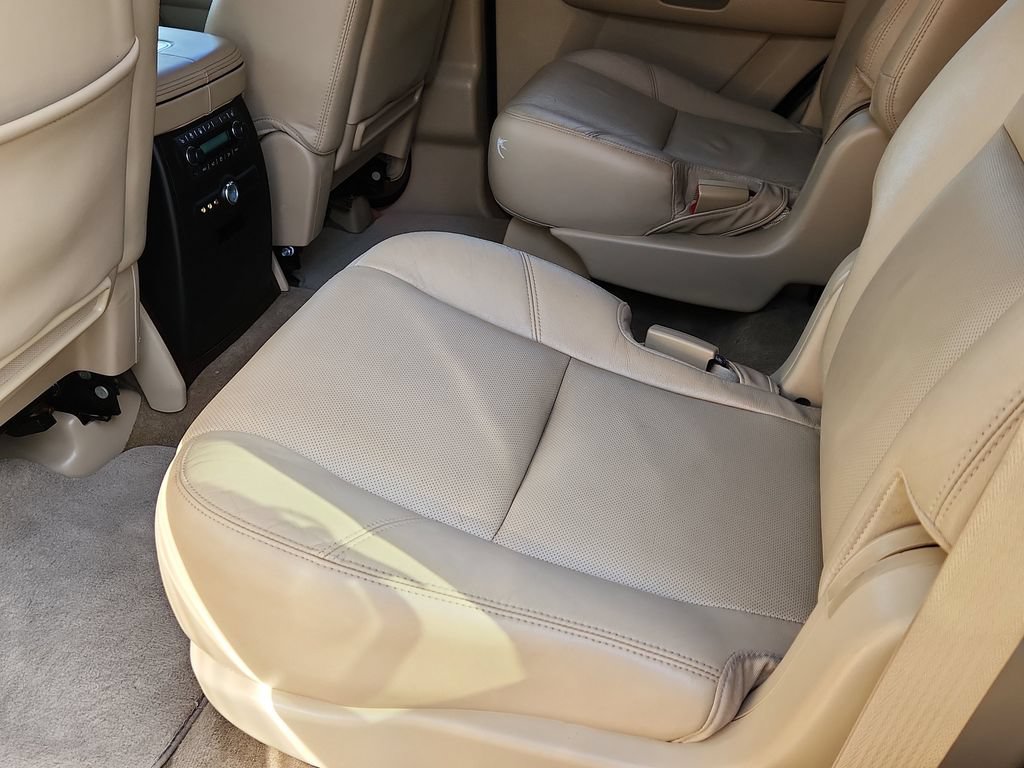 Used 2013 Cadillac Escalade Luxury AWD/4WD image 9