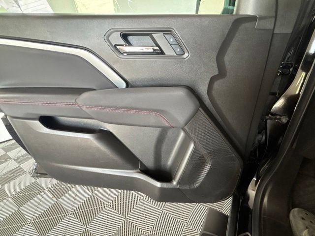 Used 2024 Chevrolet Colorado Z71 w/ LPO, Dark Essentials Package AWD/4WD image 17