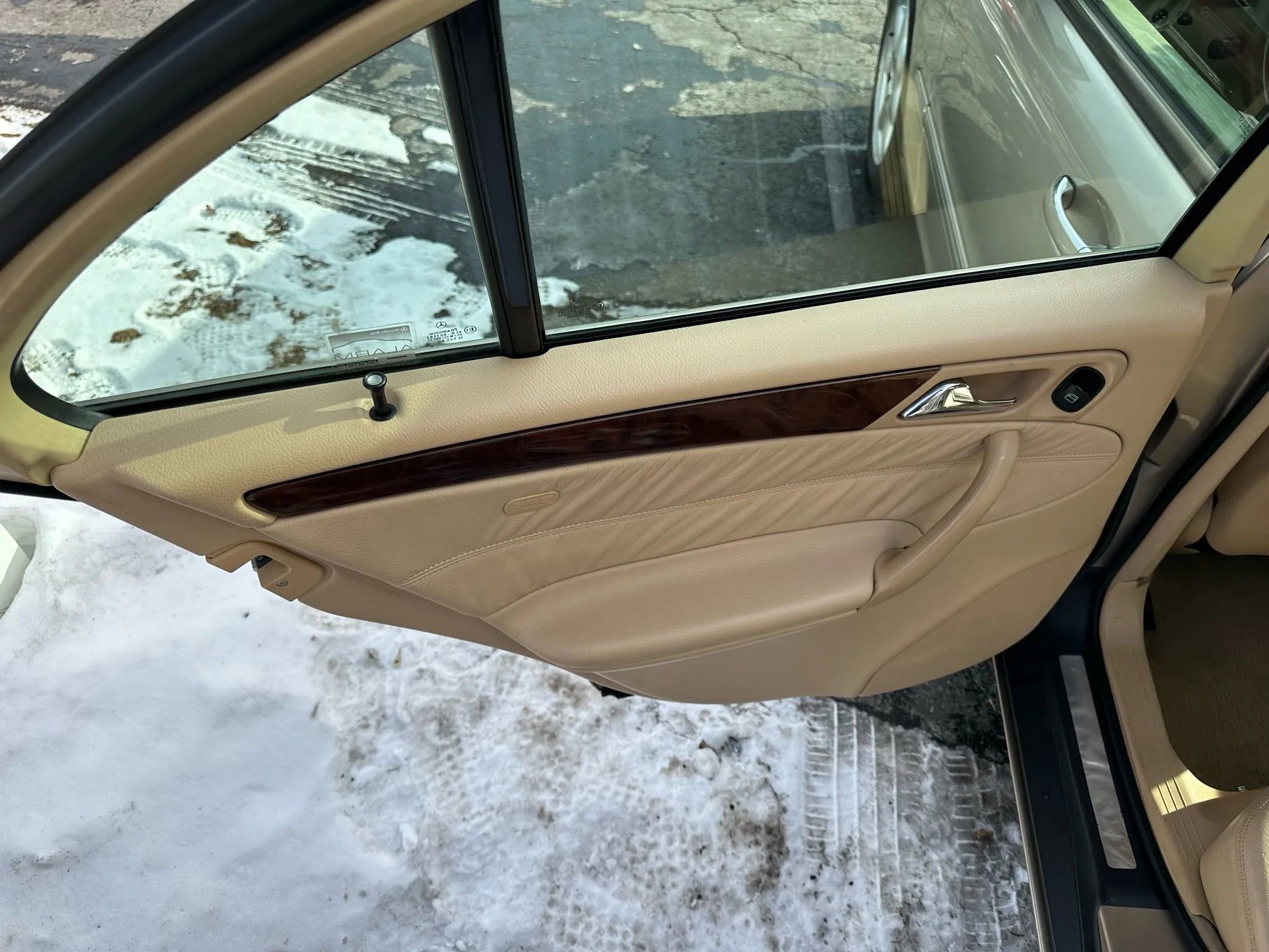 Used 2001 Mercedes-Benz C 320 C 320 Sedan 4D image 33