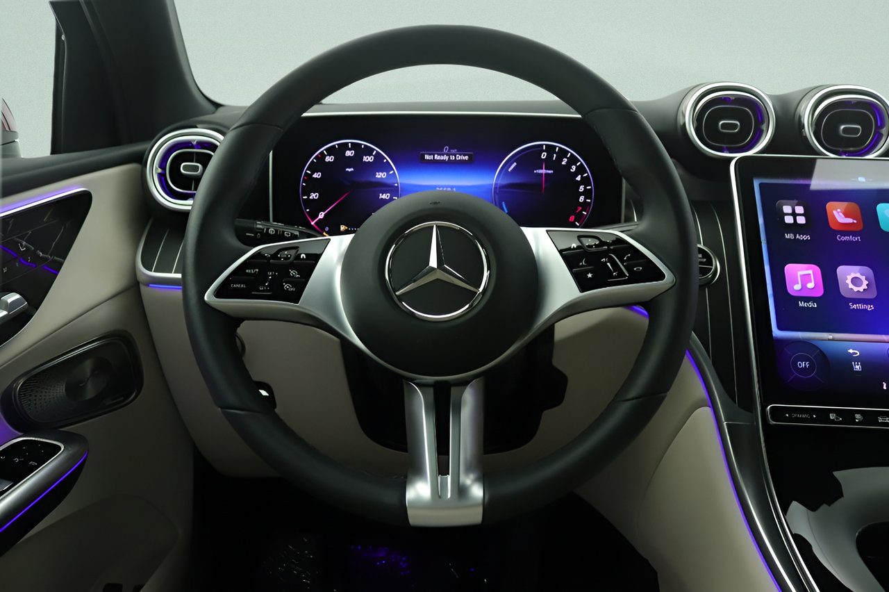 Certified 2025 Mercedes-Benz GLC 350e 4MATIC image 8