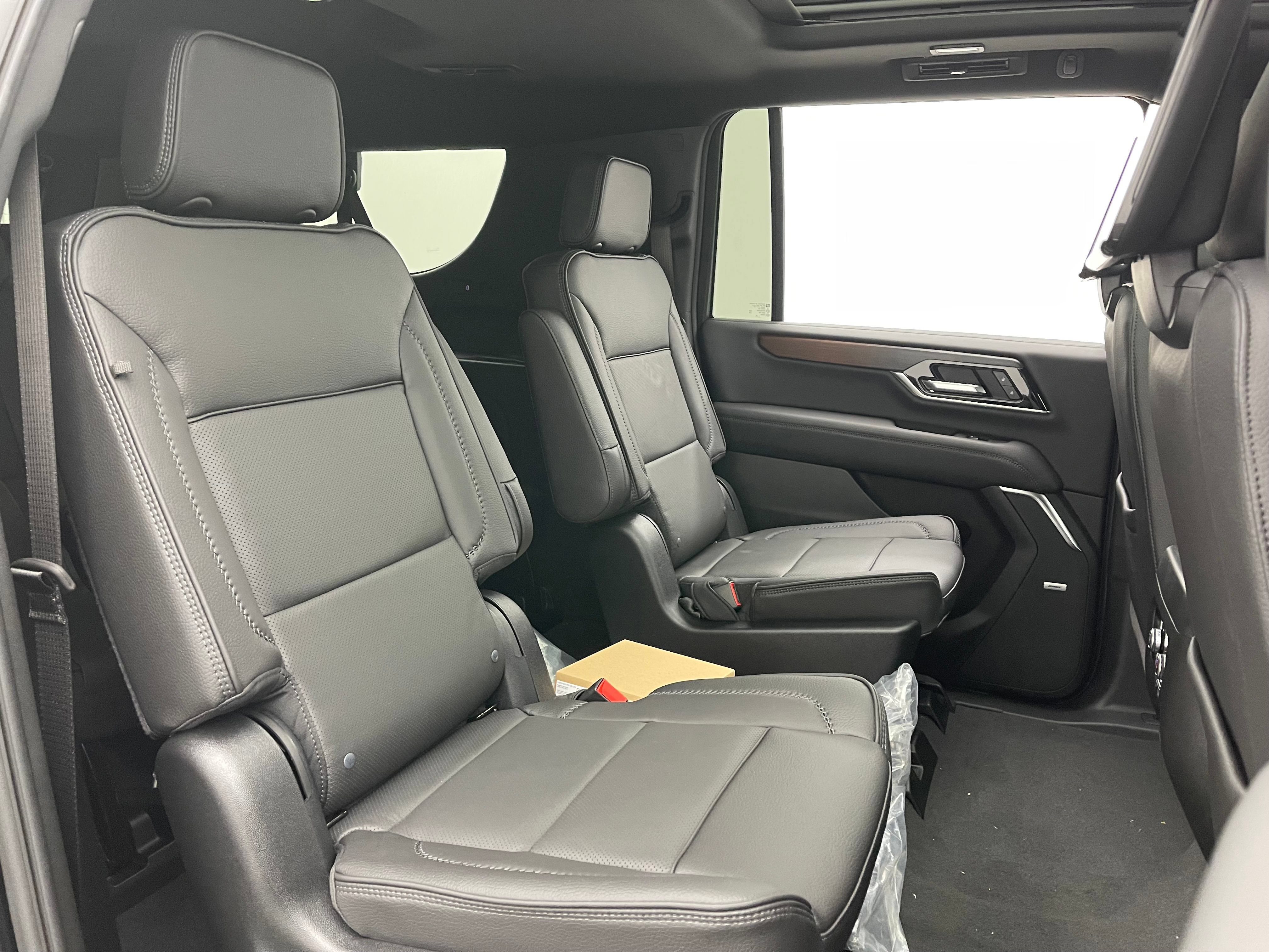 New 2026 GMC Yukon XL Denali w/ Denali Reserve Package AWD/4WD image 45
