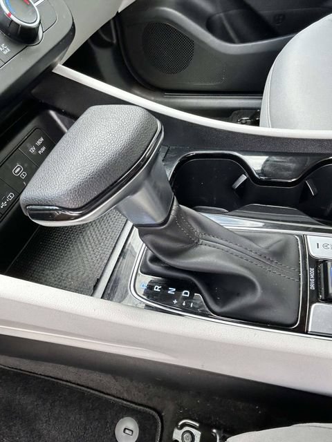 Certified 2025 Hyundai Tucson SE FWD image 18
