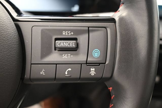 Used 2025 Nissan Kicks SR FWD image 29