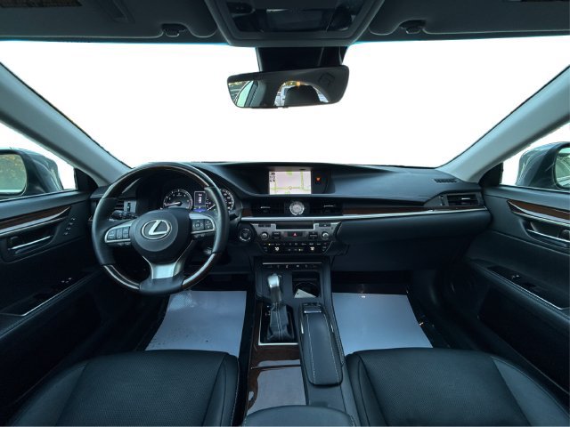 Used 2018 Lexus ES 350 w/ Luxury Package w/Wood Trim FWD image 29