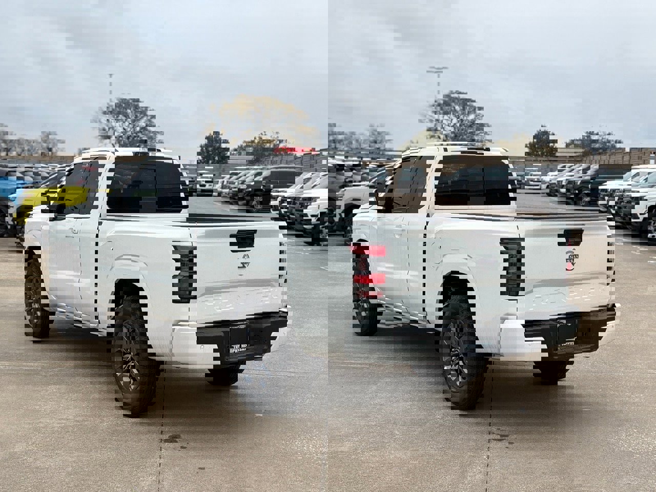 New 2026 Nissan Frontier SV image 7