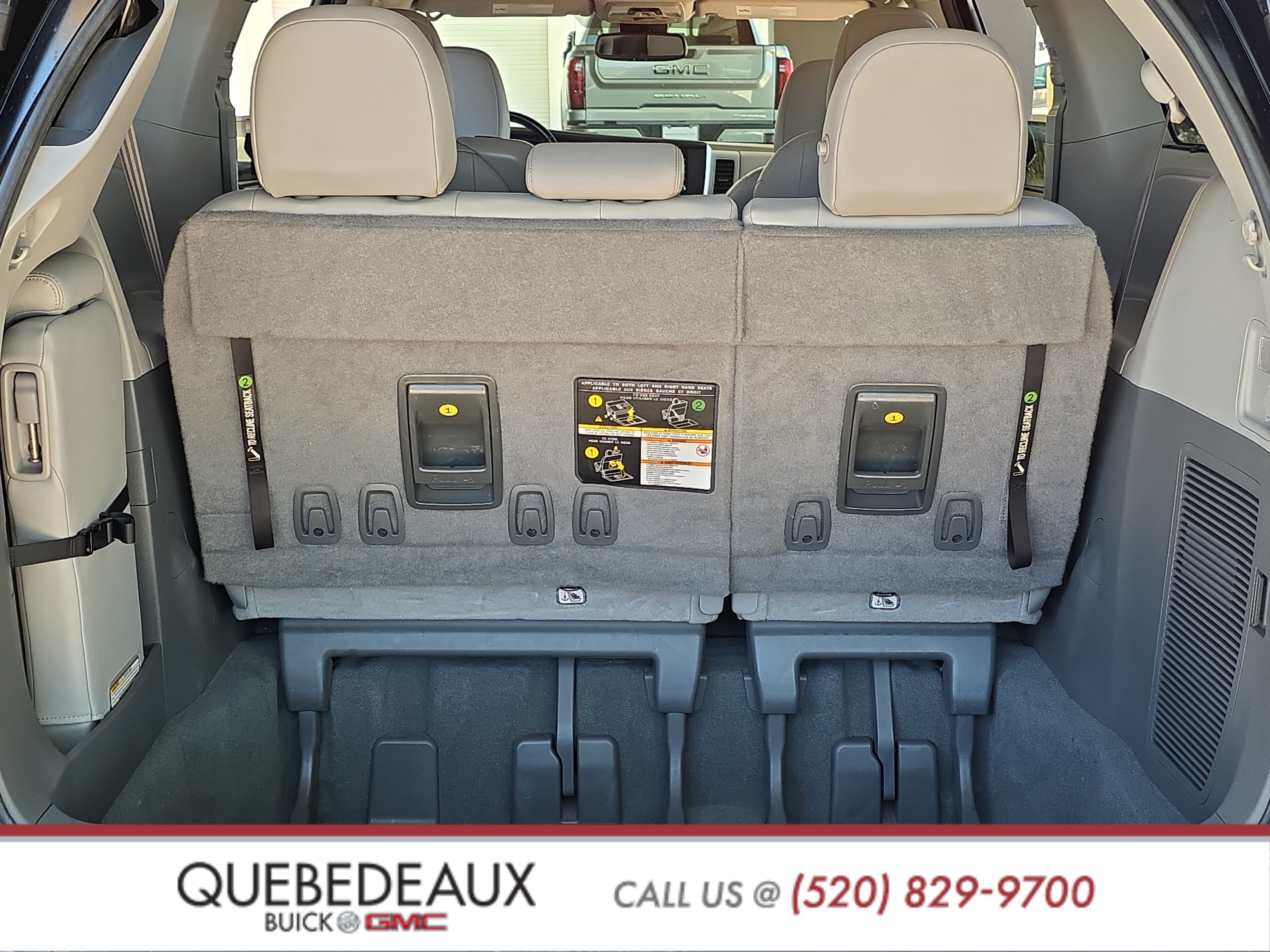 Used 2020 Toyota Sienna XLE w/ XLE Navigation Package FWD image 7