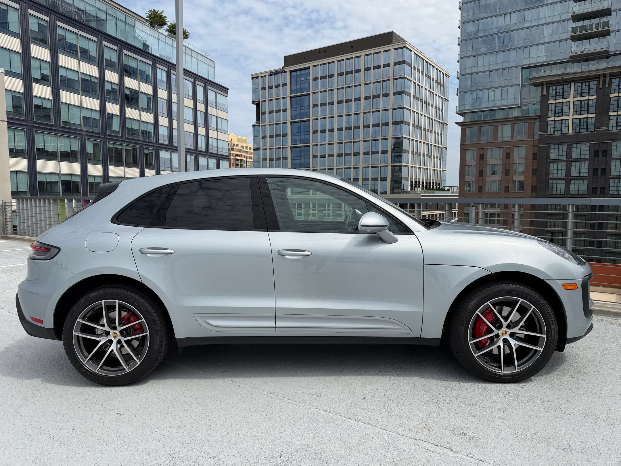 Certified 2023 Porsche Macan S AWD/4WD image 8
