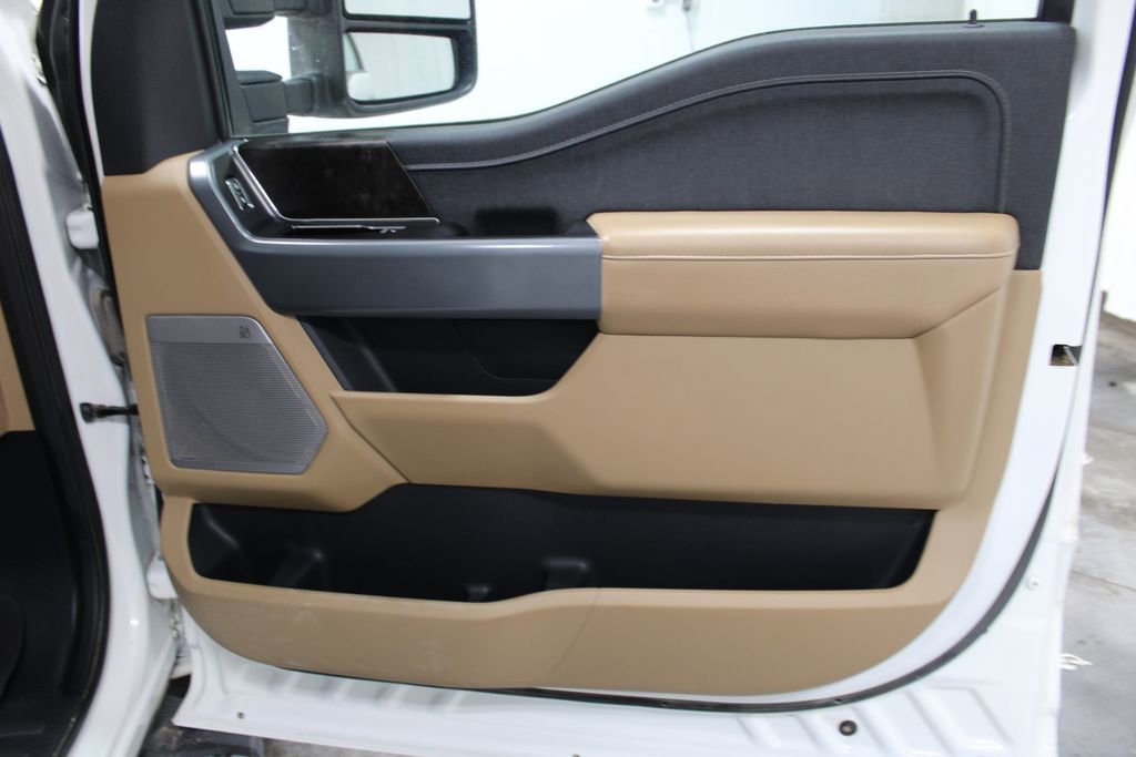 Used 2023 Ford F150 Lariat w/ Trailer Tow Package image 28