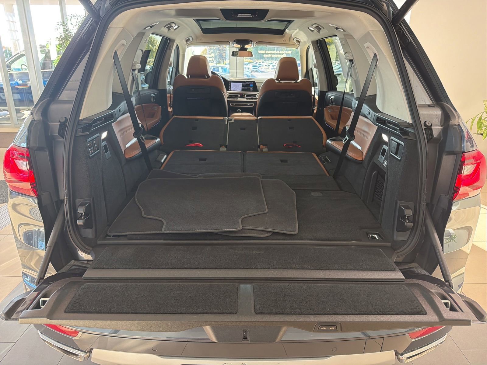 Certified 2022 BMW X7 xDrive40i w/ Premium Package image 13