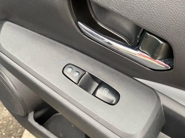 Used 2023 Nissan Kicks SR w/ SR Premium Package FWD image 21