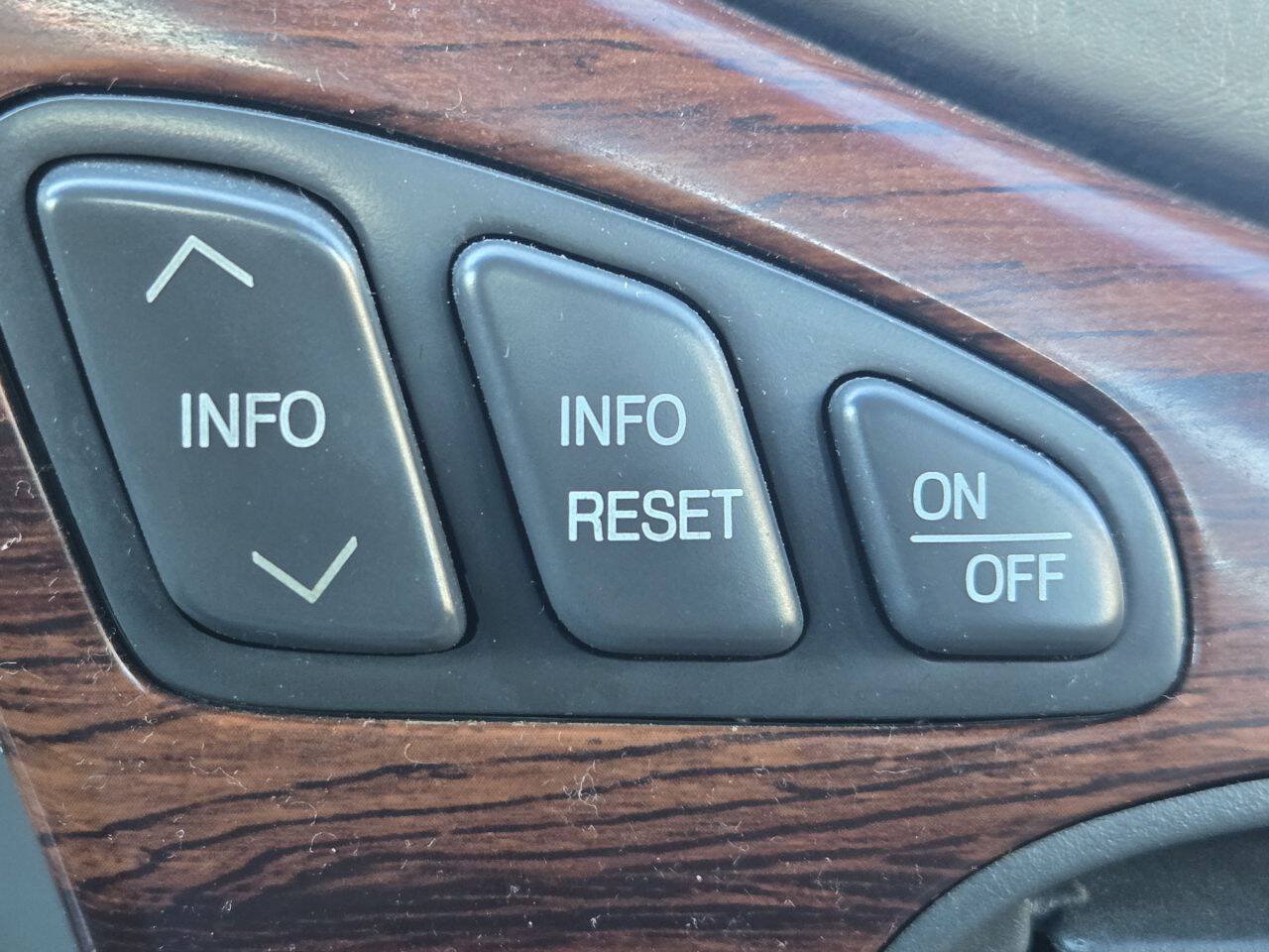 Used 2004 Cadillac De Ville w/ Equipment Group FWD image 18