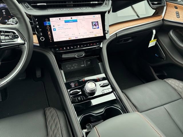 New 2026 Jeep Grand Cherokee Summit w/ Obsidian Package image 19