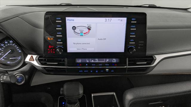 Used 2024 Toyota Sienna LE FWD image 28