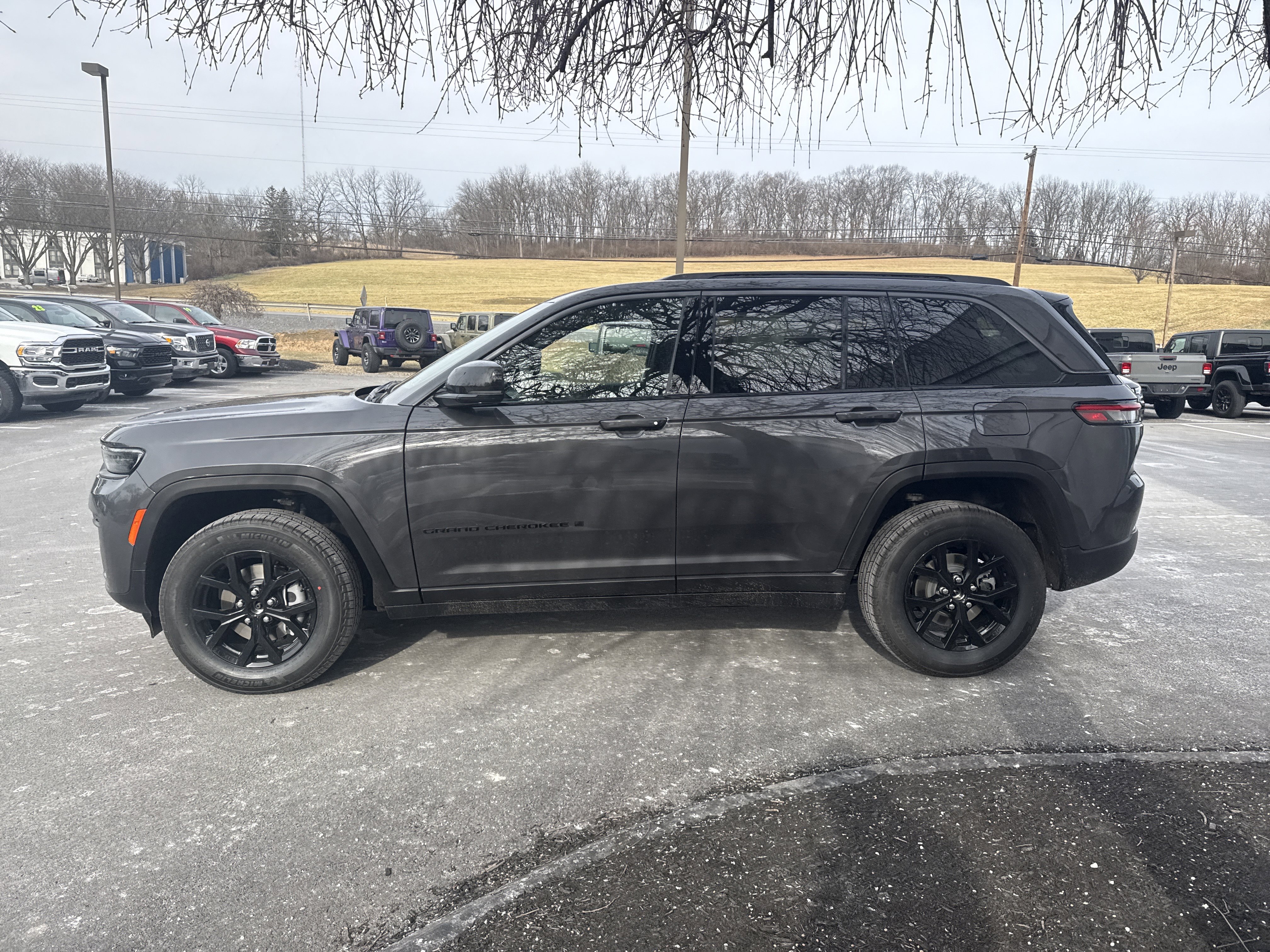 New 2026 Jeep Grand Cherokee Altitude AWD/4WD image 7