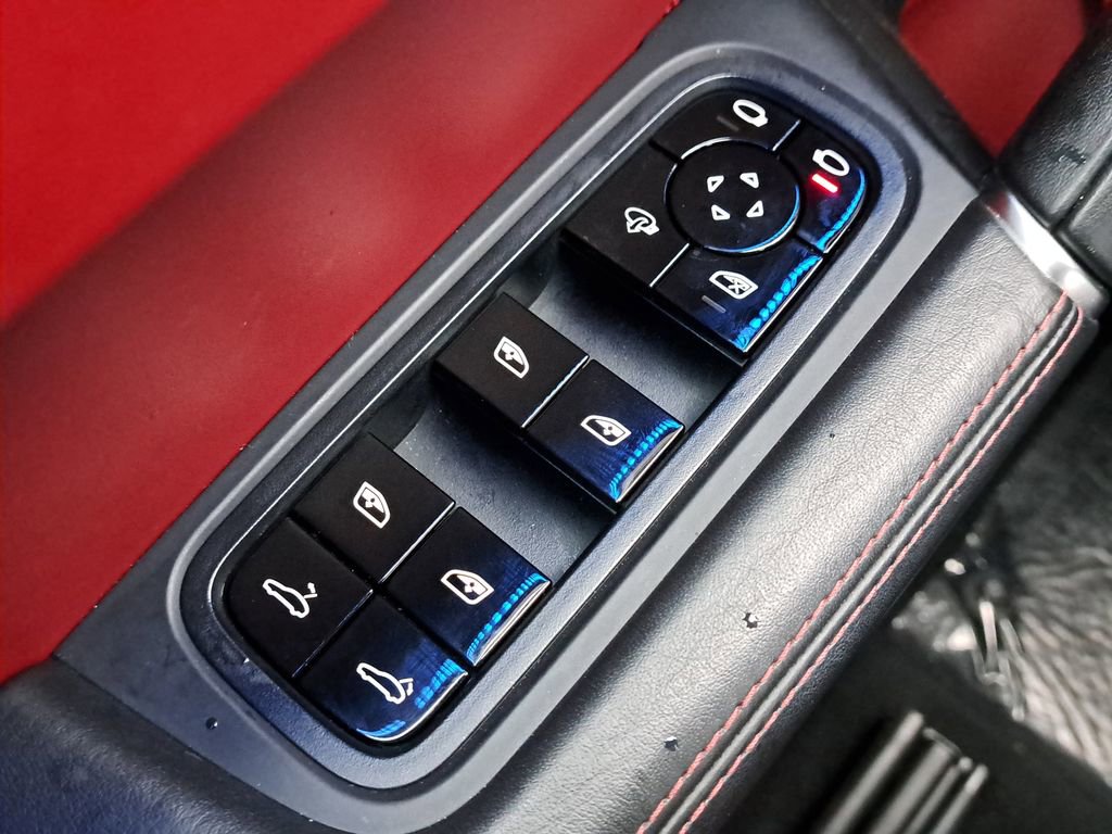 Used 2021 Porsche Cayenne image 26