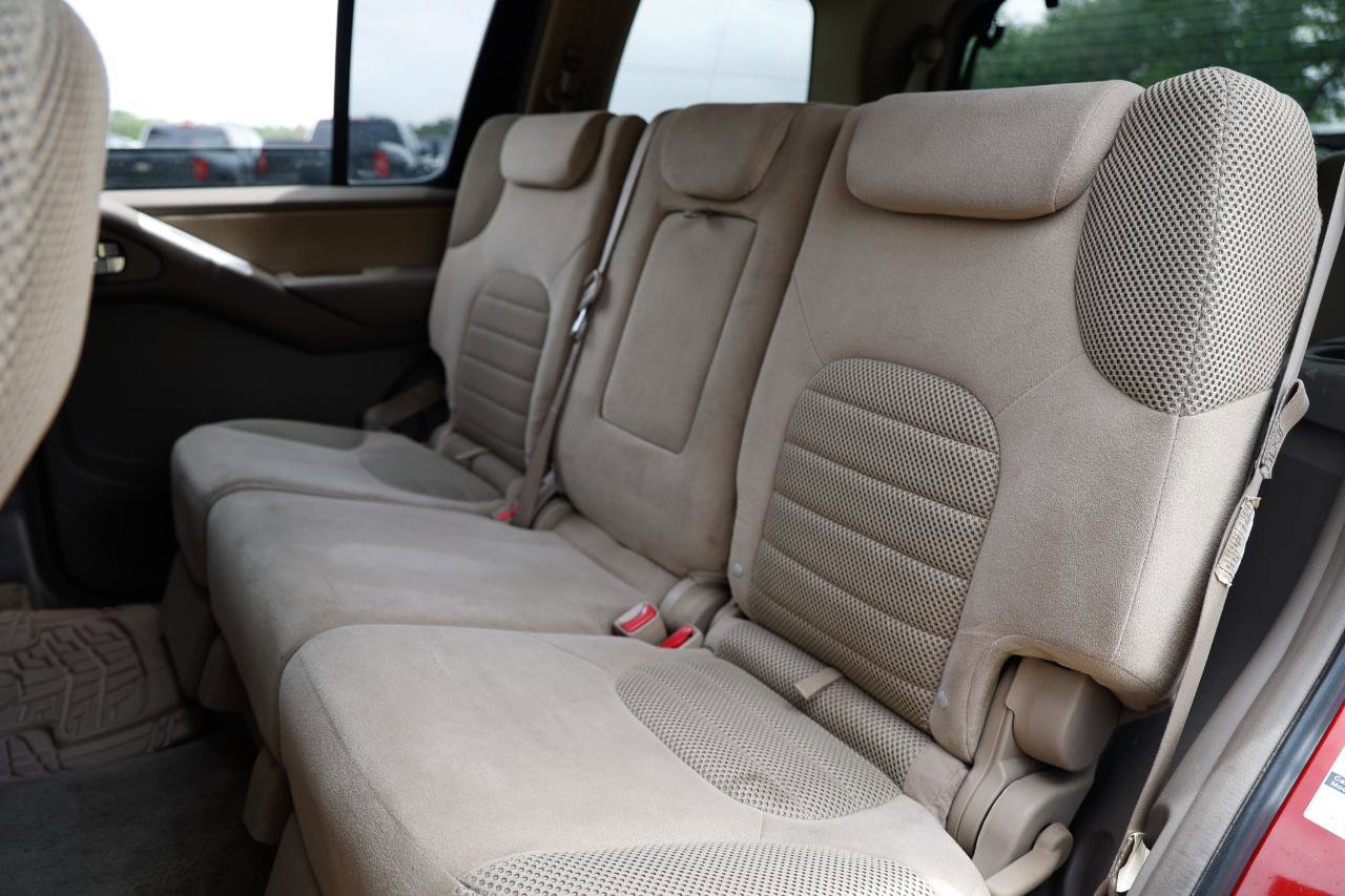 Used 2008 Nissan Pathfinder SE RWD image 6