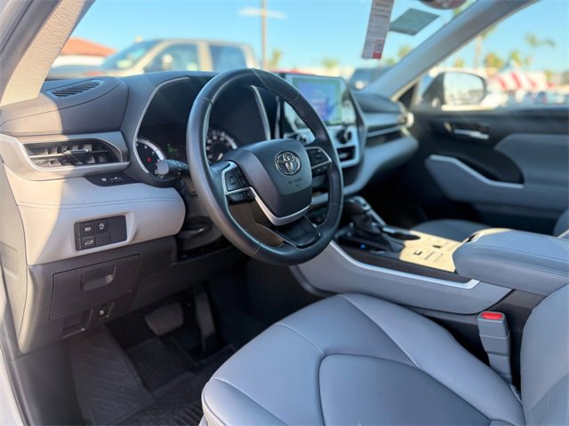 Used 2024 Toyota Highlander XLE image 10