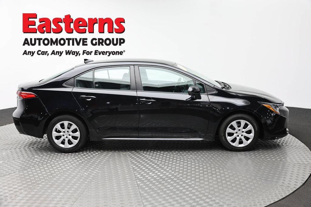 Used 2024 Toyota Corolla LE FWD image 4