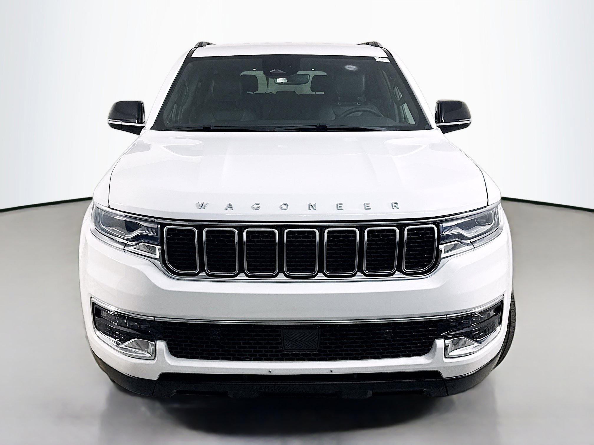 Used 2024 Jeep Wagoneer L Series II w/ Flexible Seating Group RWD image 2