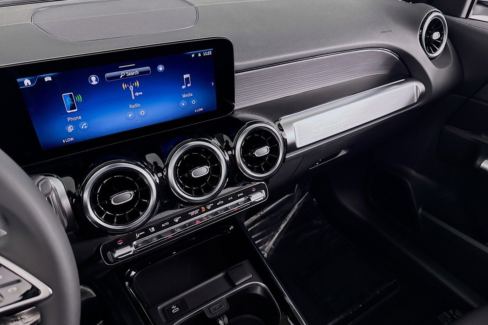 New 2026 Mercedes-Benz GLB 250 image 17