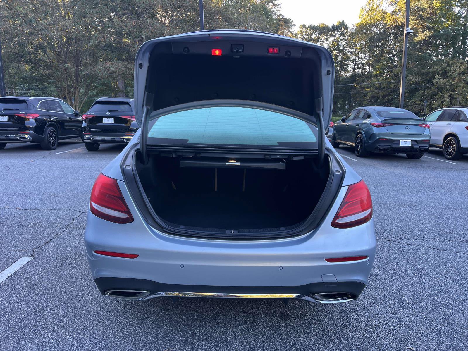 Used 2018 Mercedes-Benz E 300 image 8