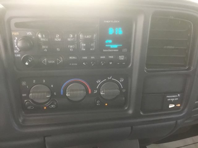 Used 2000 Chevrolet Silverado 1500 LS w/ Firm Ride Suspension Pkg AWD/4WD image 25