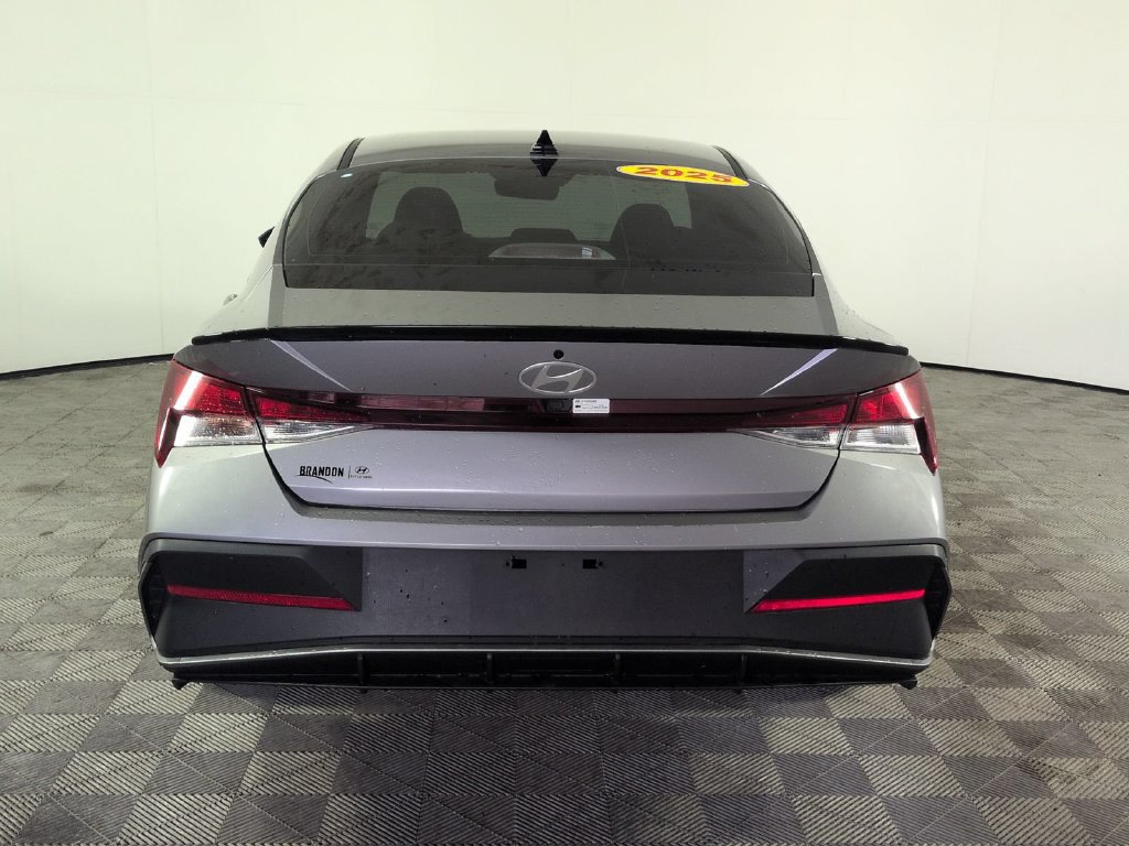 Used 2025 Hyundai Elantra Sport FWD image 7