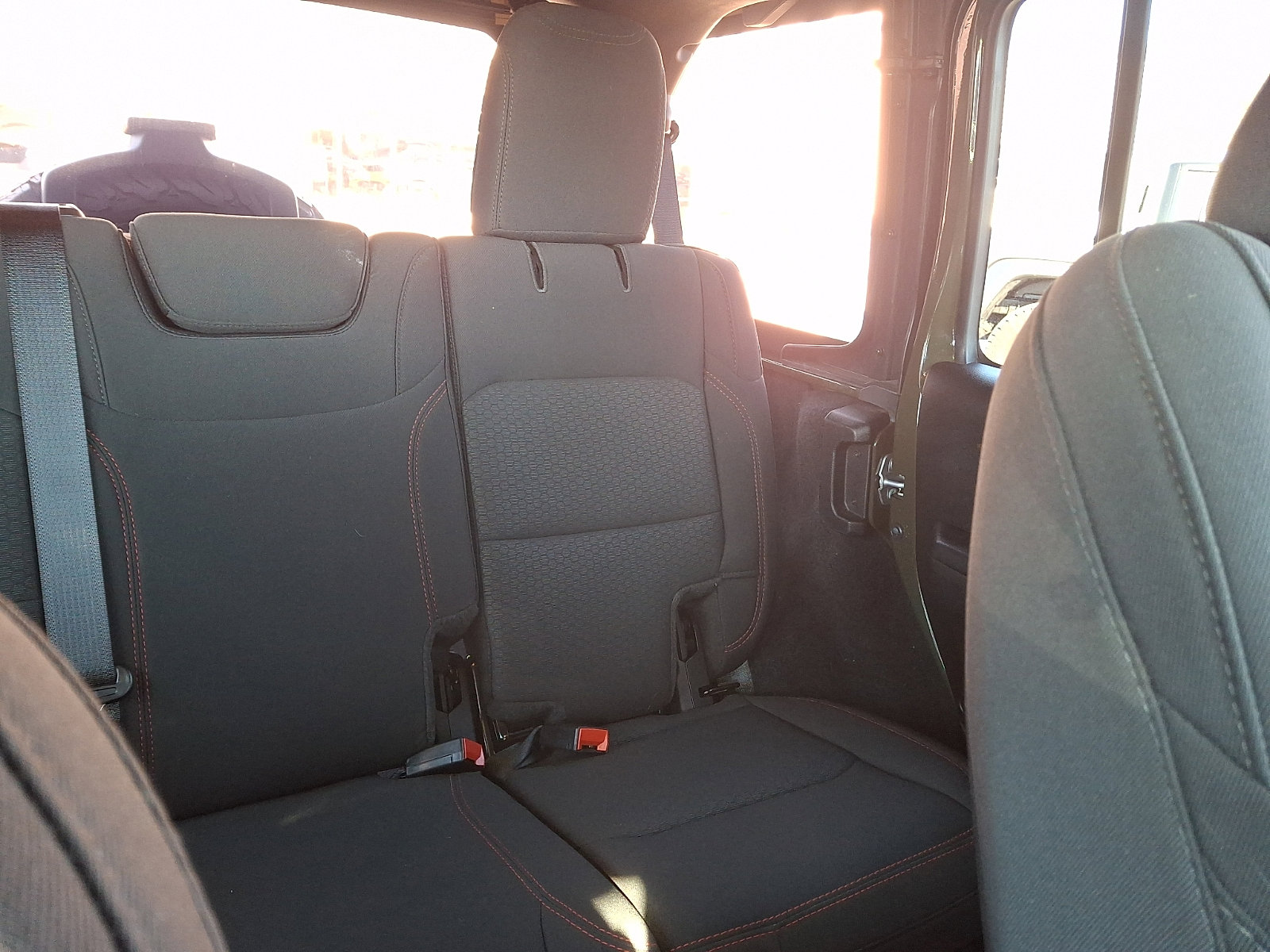 Used 2022 Jeep Wrangler Unlimited Rubicon w/ Steel Bumper Group image 20