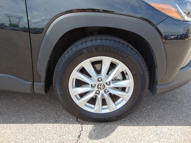 Used 2023 Toyota Corolla Cross LE FWD image 27