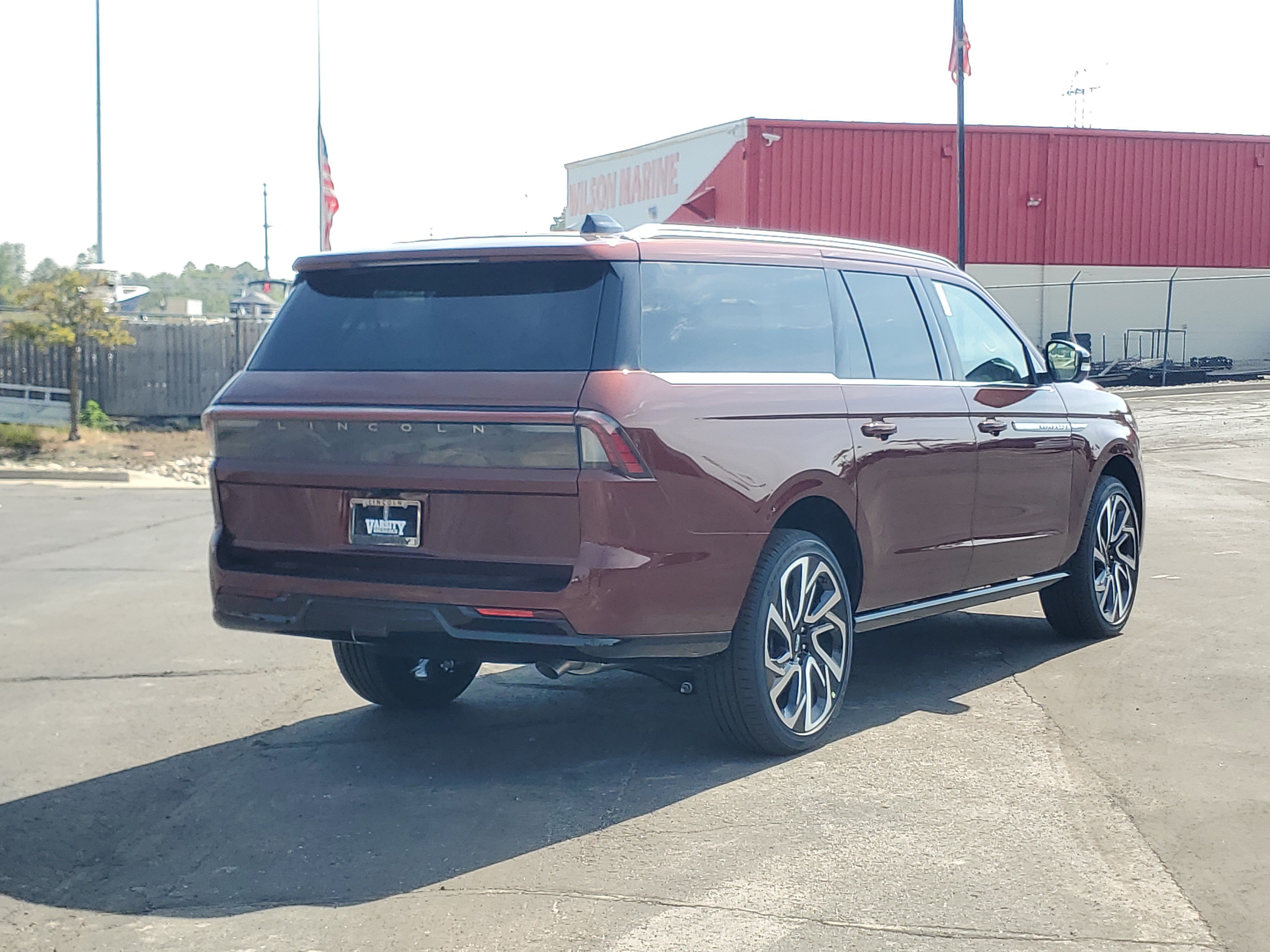 New 2027 Lincoln Navigator L Reserve AWD/4WD image 4