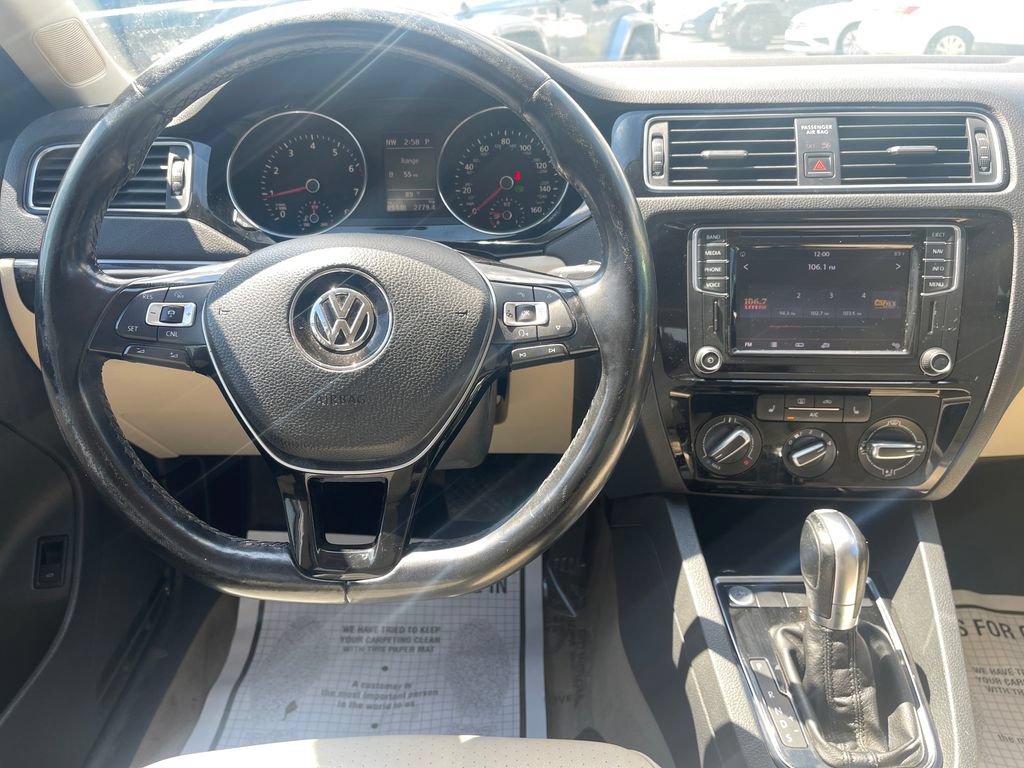 Used 2016 Volkswagen Jetta SEL w/ Lighting Package FWD image 21