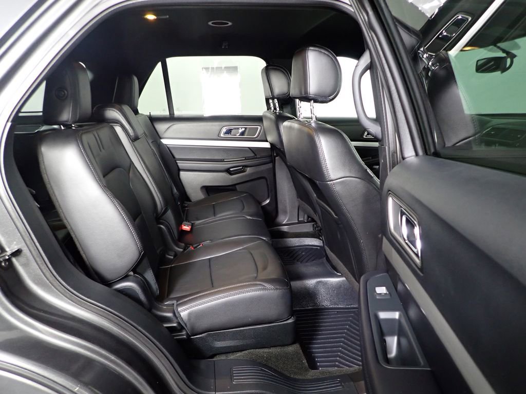 Used 2017 Ford Explorer XLT w/ Equipment Group 202A image 42