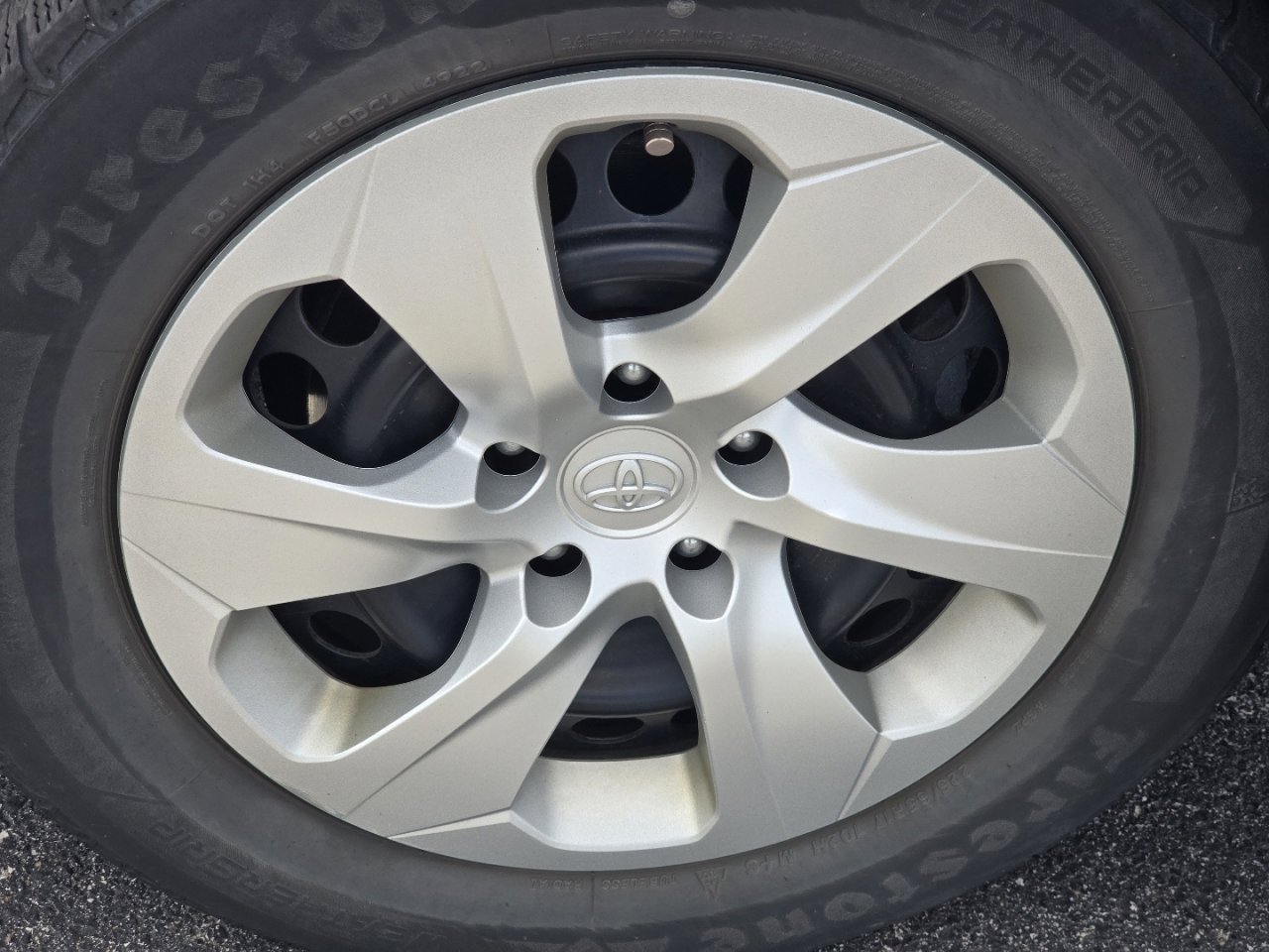 Used 2023 Toyota RAV4 LE FWD image 6