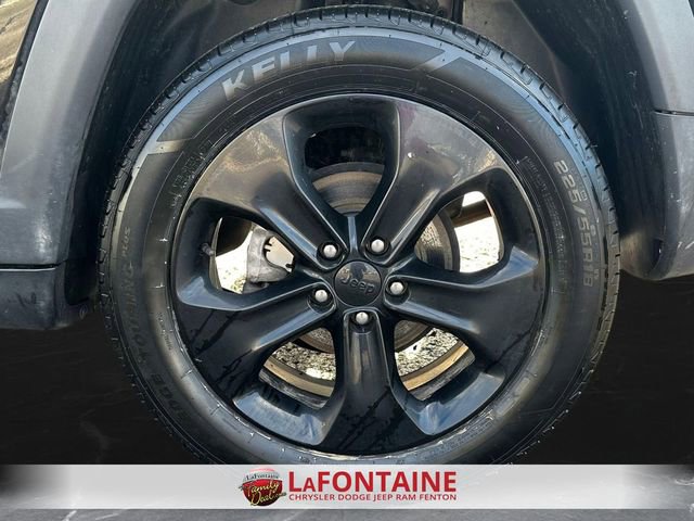 Used 2019 Jeep Compass Latitude FWD image 30