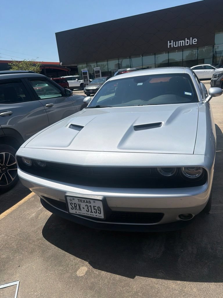 Used 2022 Dodge Challenger SXT w/ Blacktop Package RWD video 1