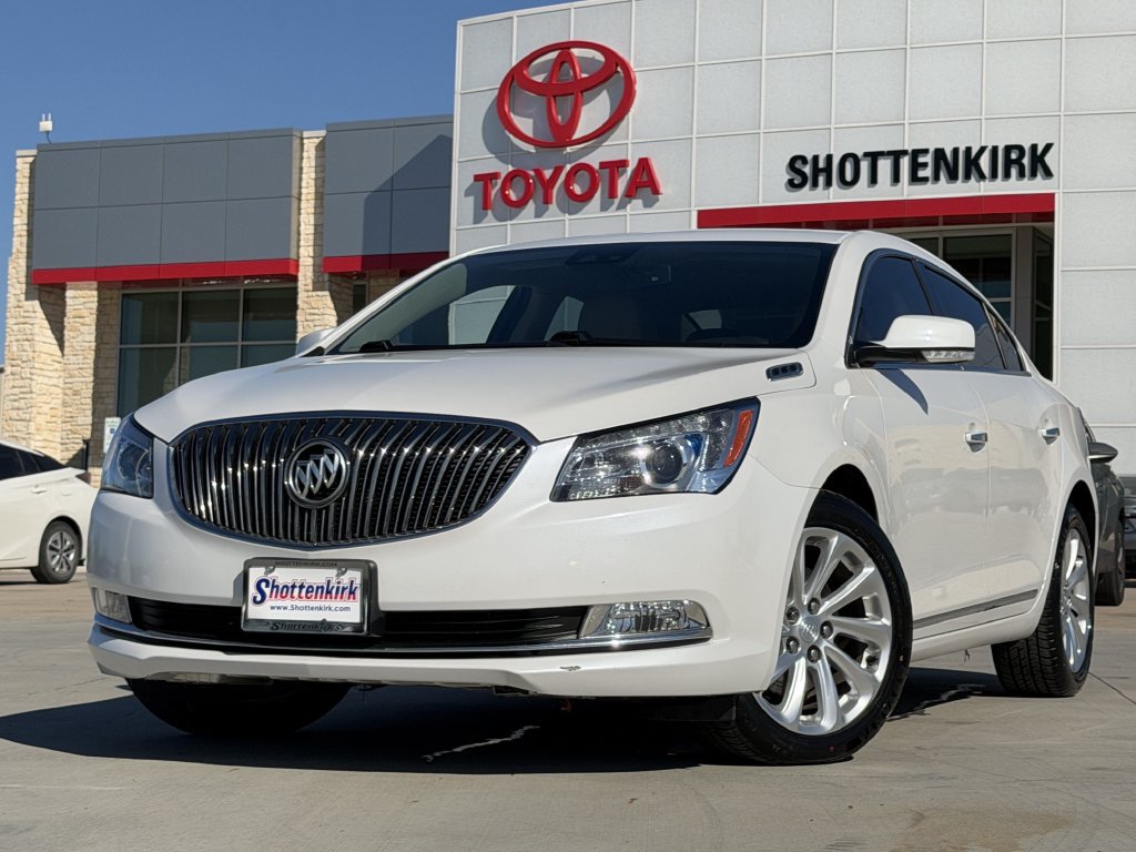 Used 2016 Buick LaCrosse Leather w/ Experience Buick Package FWD image 2