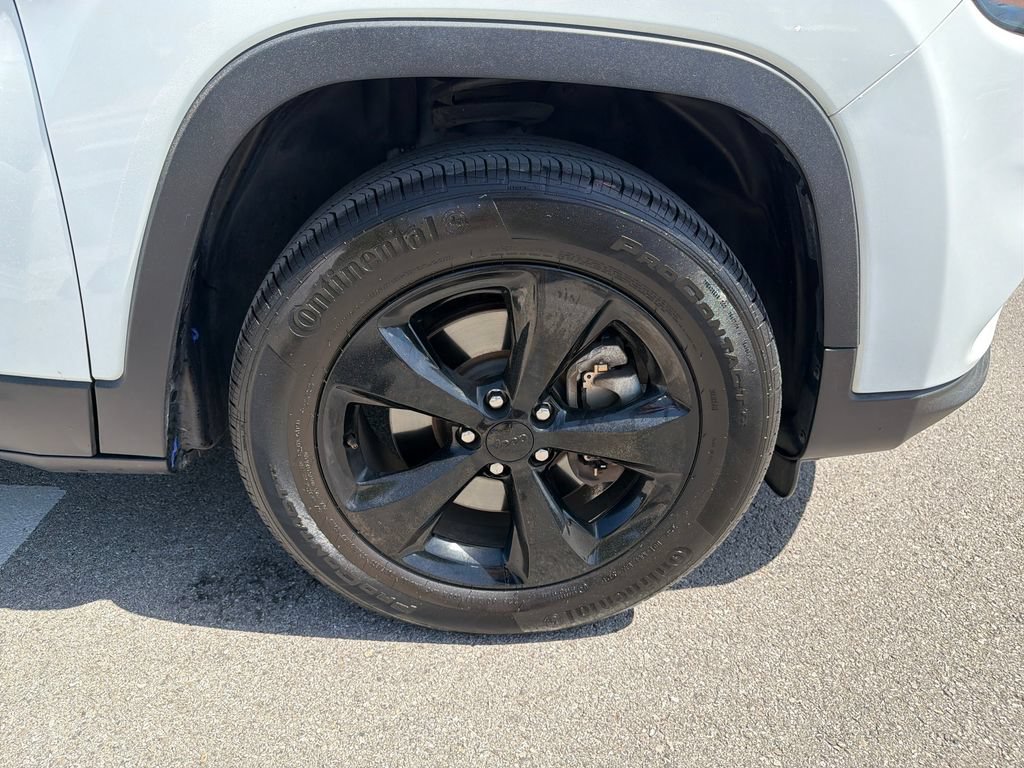 Used 2020 Jeep Cherokee Latitude Plus AWD/4WD image 14