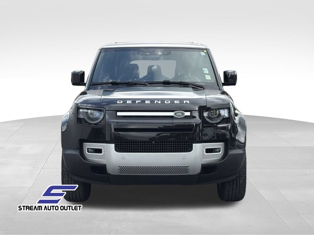 Used 2023 Land Rover Defender 130 SE AWD/4WD image 2