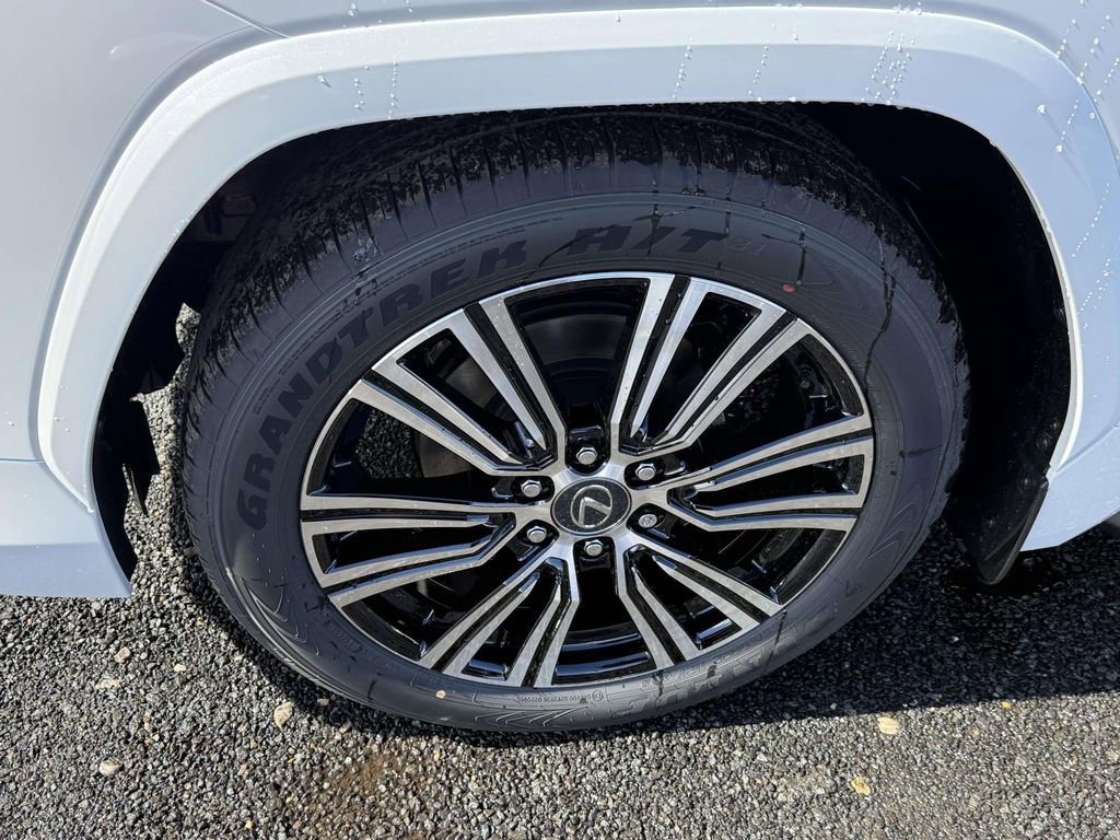 New 2026 Lexus LX 600 4WD w/ Luxury Package image 7