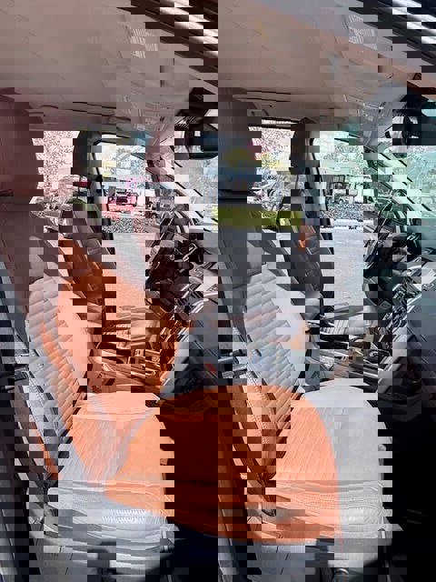 Used 2015 Land Rover Discovery Sport HSE Luxury image 13