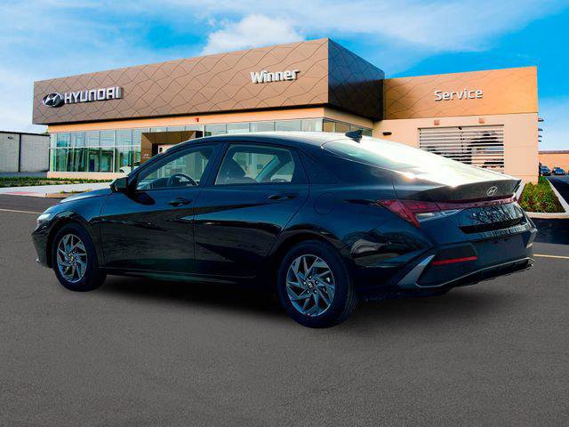 New 2025 Hyundai Elantra Hybrid FWD image 4