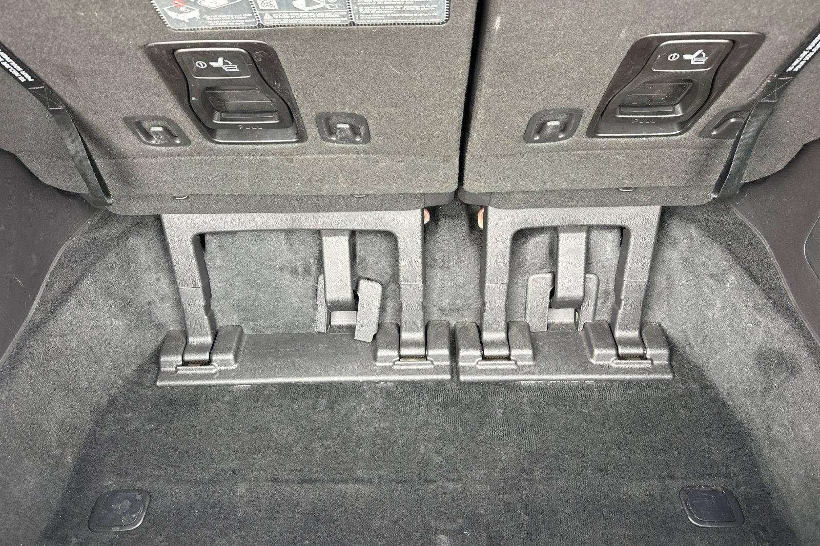 Used 2025 Kia Carnival FWD image 21