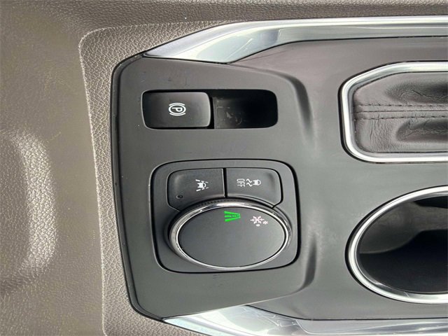 Used 2020 Chevrolet Traverse LT w/ LT Premium Package image 39