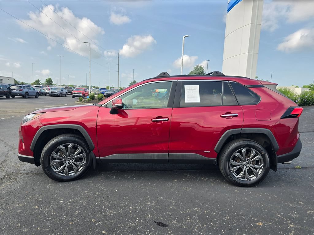 Used 2022 Toyota RAV4 Limited AWD/4WD image 5