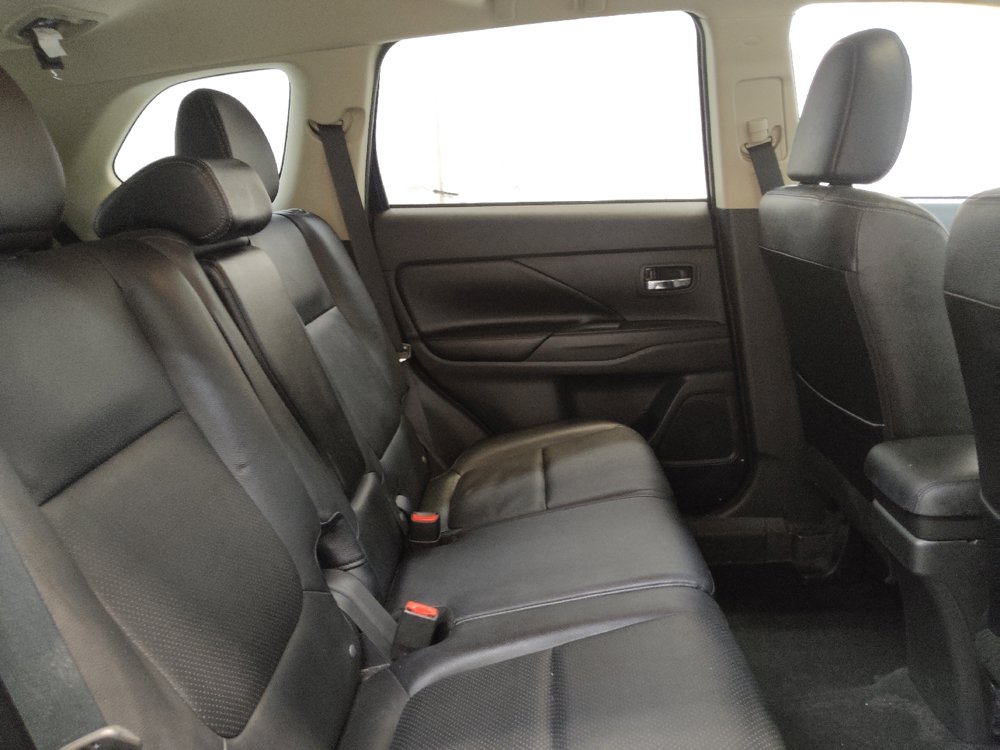 Used 2014 Mitsubishi Outlander GT AWD/4WD image 19