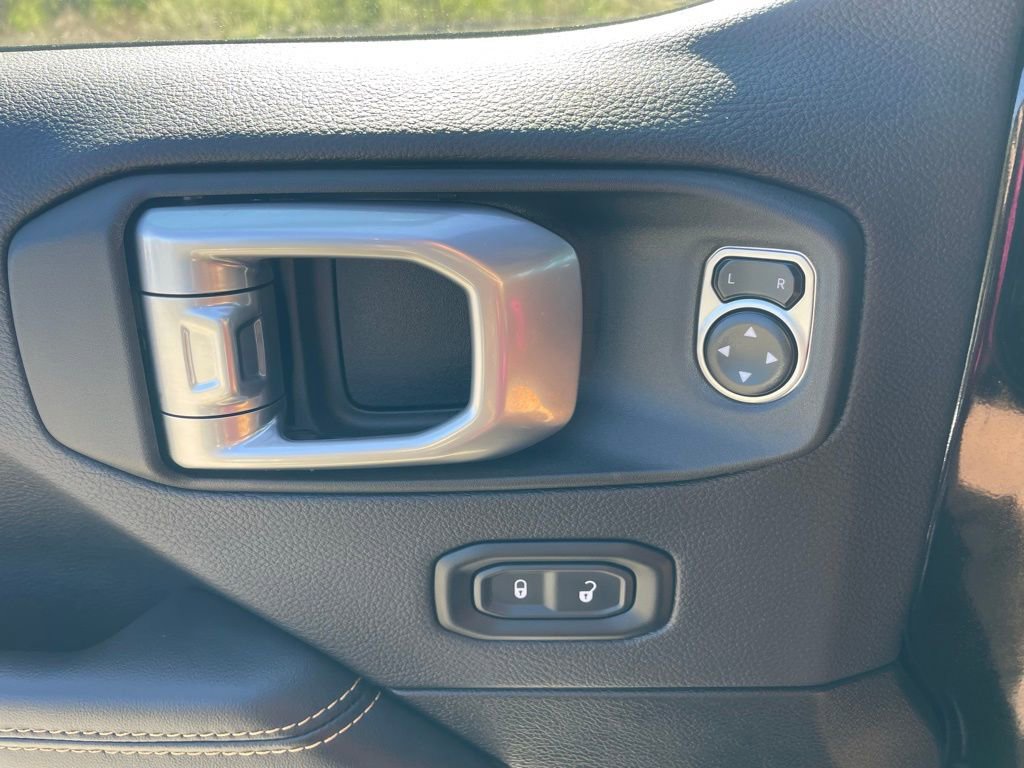 Used 2024 Jeep Wrangler Unlimited Rubicon 392 image 29