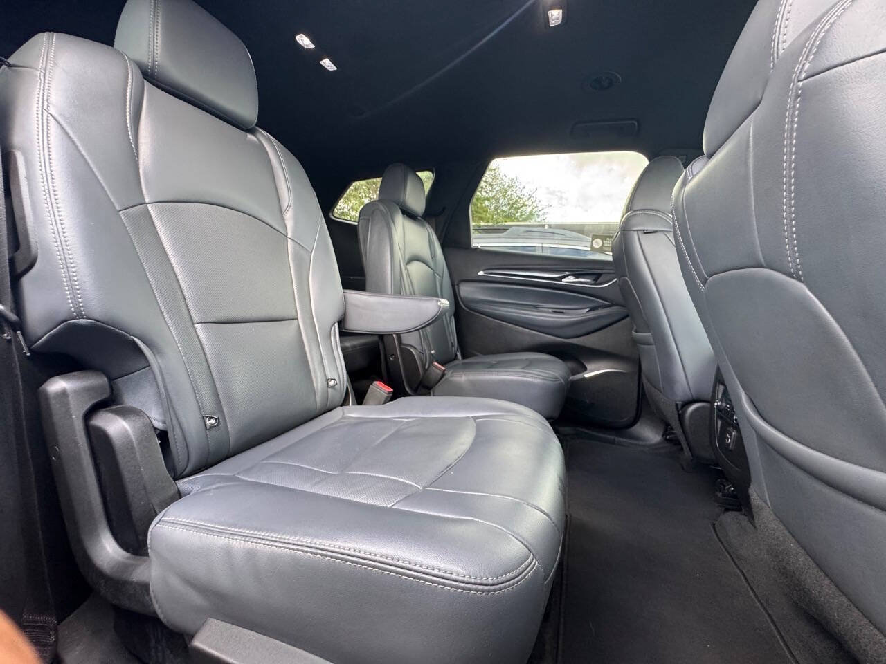 Used 2022 Buick Enclave Essence FWD image 21