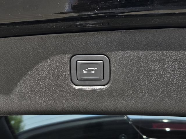 Used 2023 Chevrolet Blazer Premier w/ Enhanced Convenience Package FWD image 10