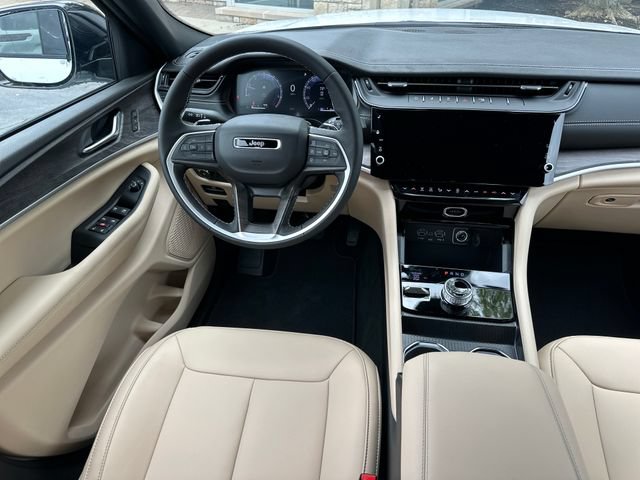 New 2026 Jeep Grand Cherokee L Limited AWD/4WD image 16