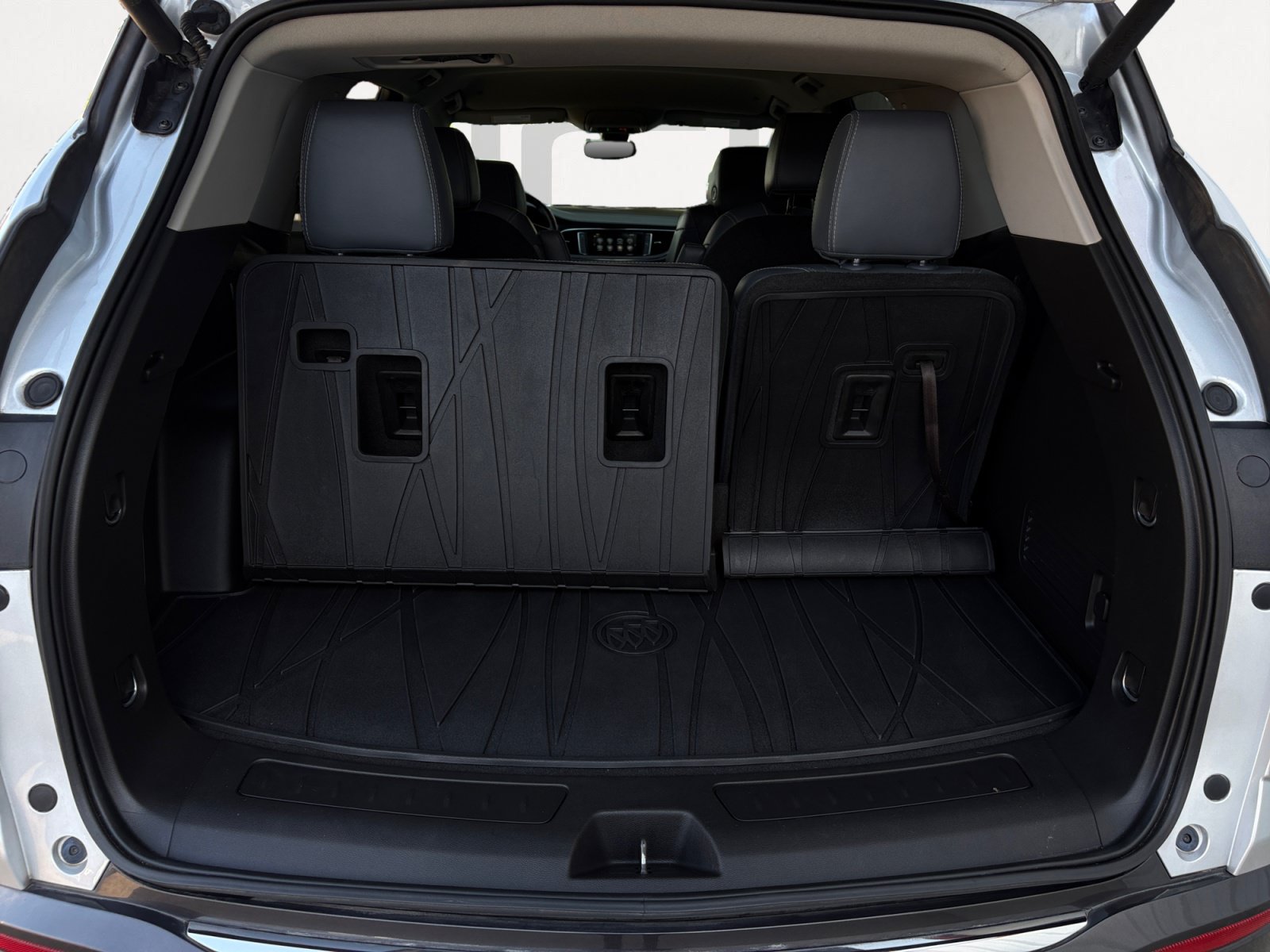 Used 2019 Buick Enclave Essence FWD image 12